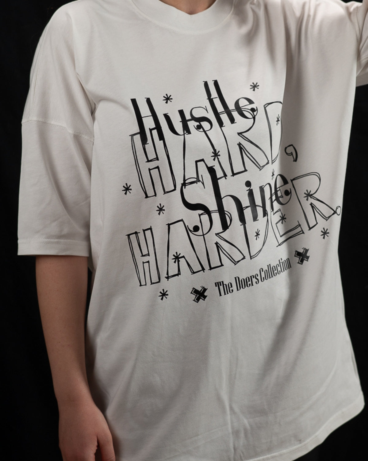 Tricou Premium Bumbac, Imprimeu “Hustle Hard, Shine Harder”