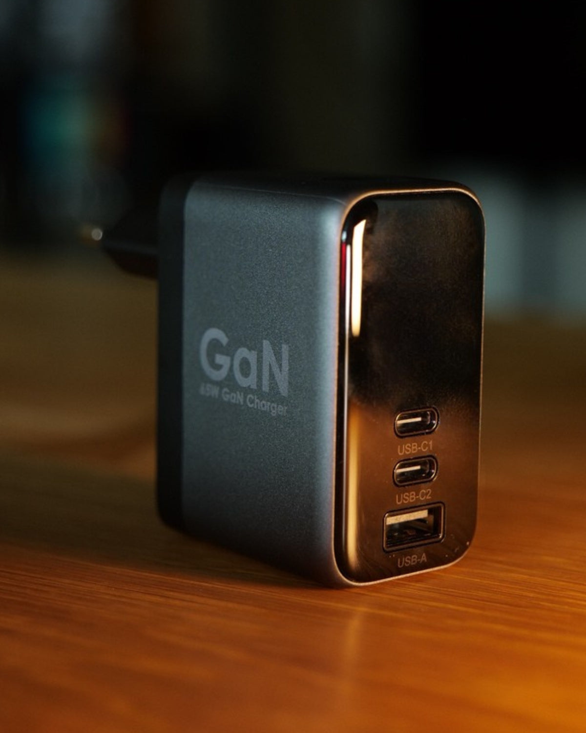 Încărcător GB 65W GaN, 2x USB-C, 1 x USB-A, Afișaj LED, Power Delivery + PPS - Laptop, Telefon