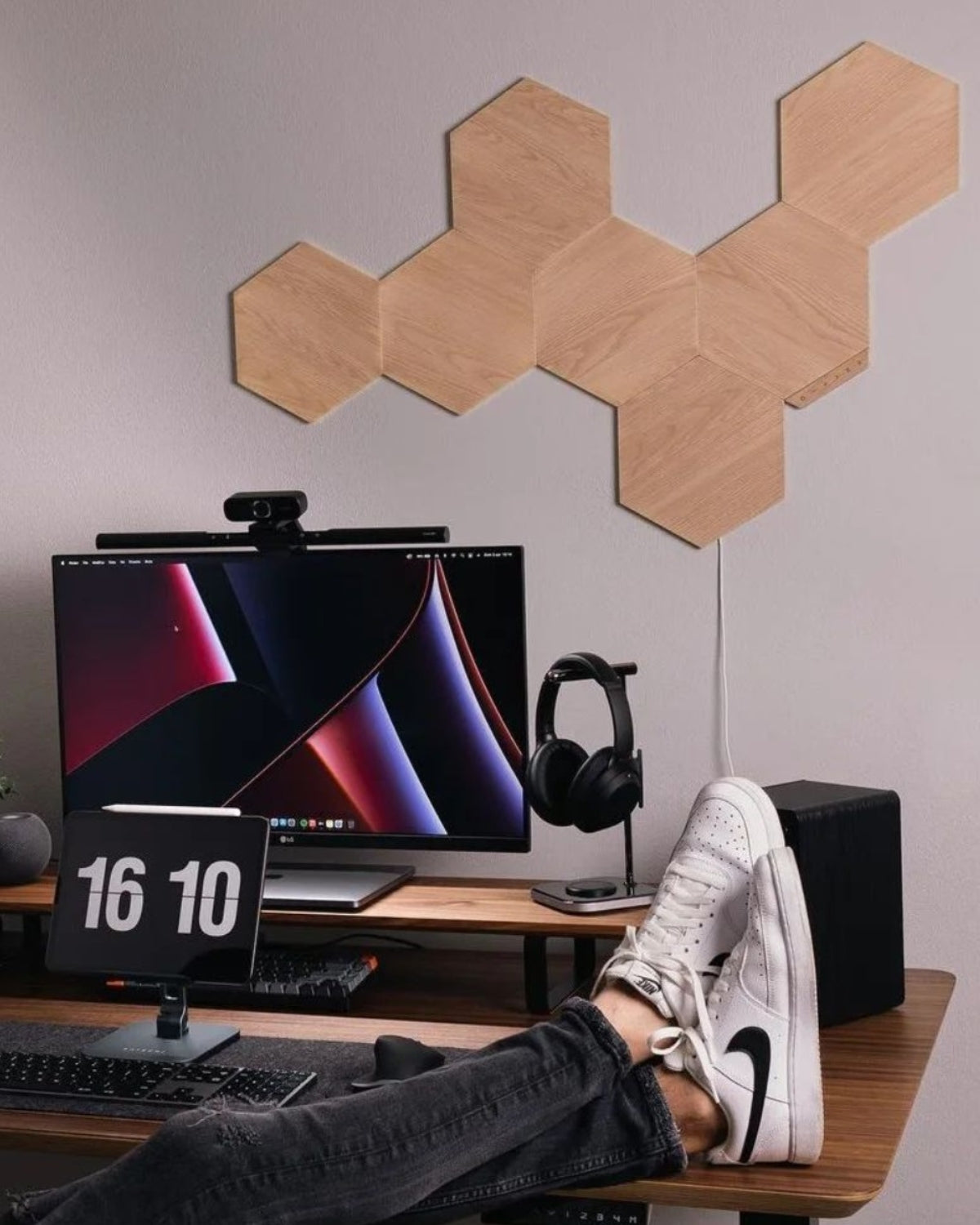 Nanoleaf Elements Hexagons Starter Kit, Wi-Fi, 3 Smart Light Panels Expansion Kit