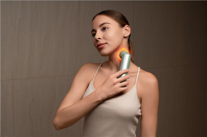 Dispozitiv de îngrijire facială Nanoleaf 6-in-1 Light Therapy Wand, verde