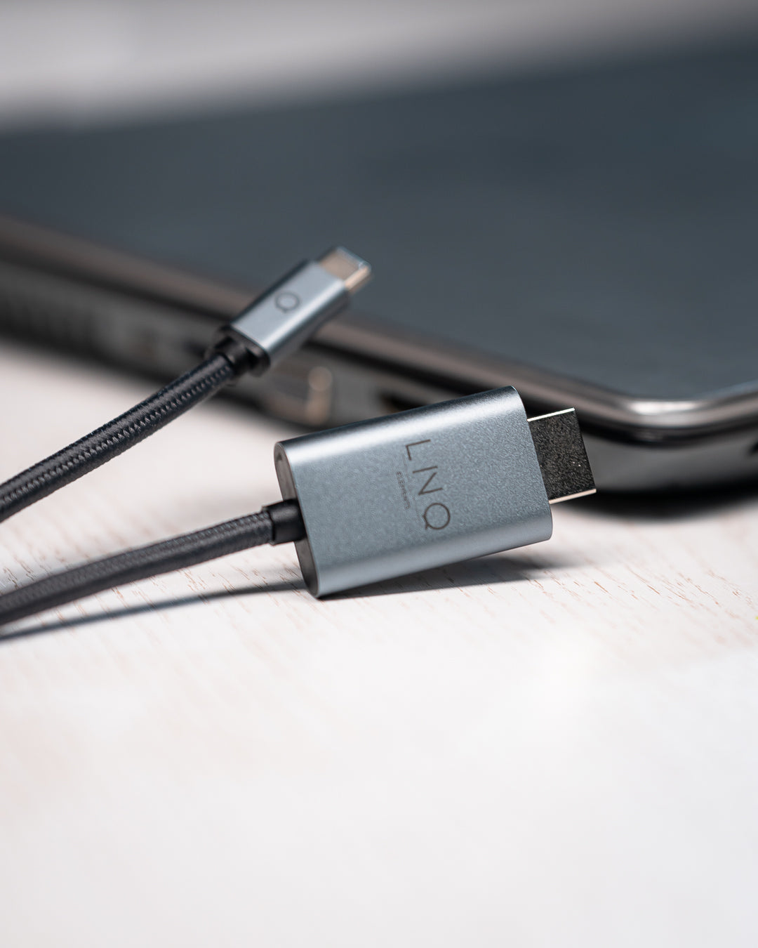 Cablu Linq Pro, USB-C la HDMI, 2 Metri