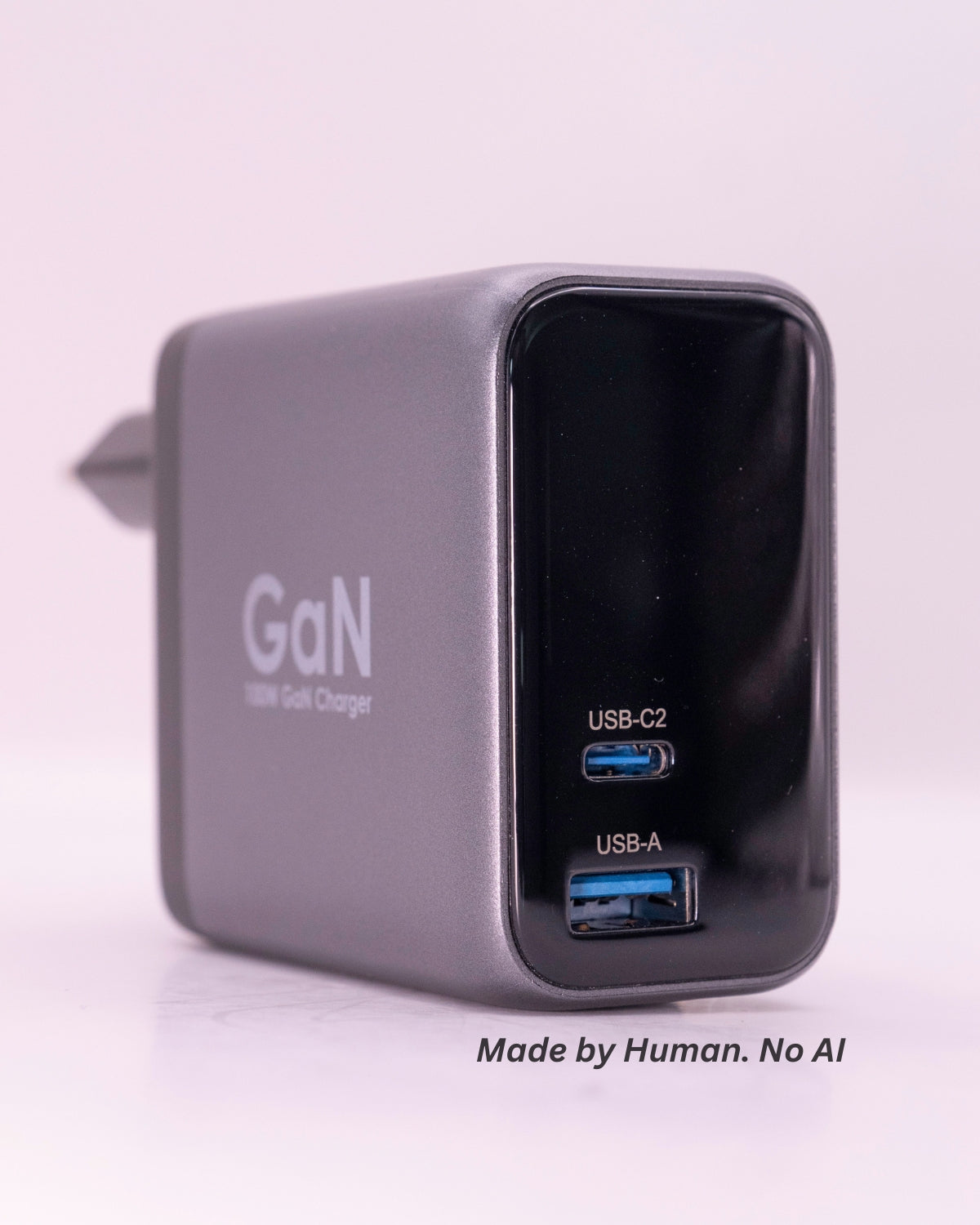 Încărcător GB 100W GaN, 2 x USB-C, 1 x USB-A, Afișaj LED, Fast Charge, Touch, Cablu USB-C 68cm  - Laptop, Telefon, Tabletă