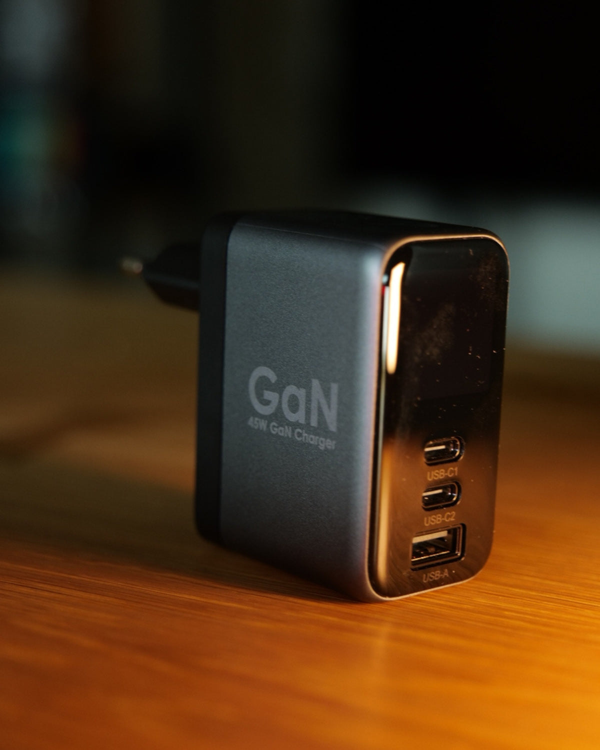 Încărcător GB 45W GaN, 2x USB-C, 1 x USB-A, Afișaj LED, Power Delivery + PPS, Fast Charge - Telefon, Tabletă