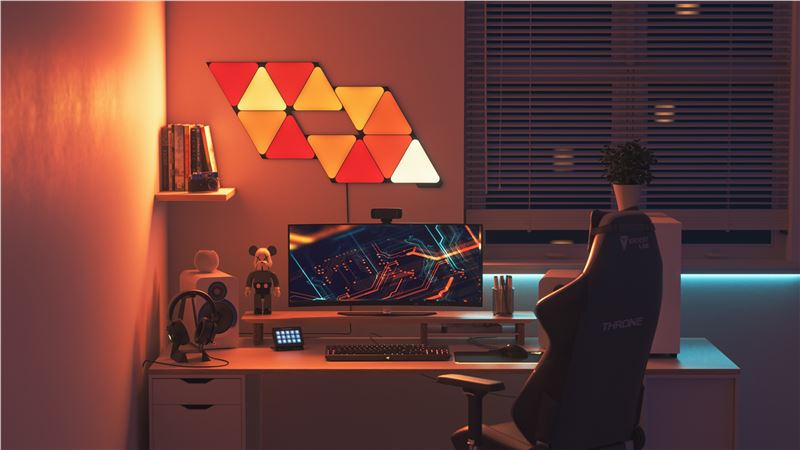 Pachet extensie 3 panouri Nanoleaf Shapes Black Triangles, ediție limitată